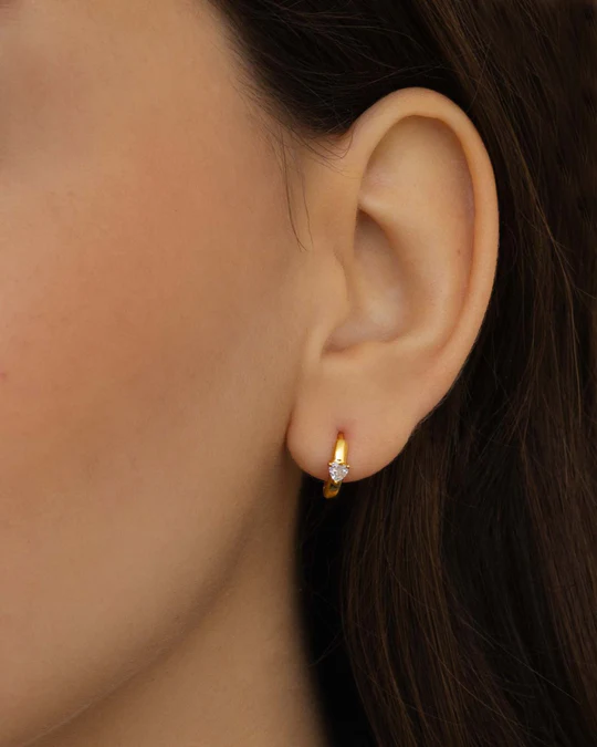 Orecchino Donna Amabile Dorato Hoop Luce a Cerchio con Piccolo Cuore 