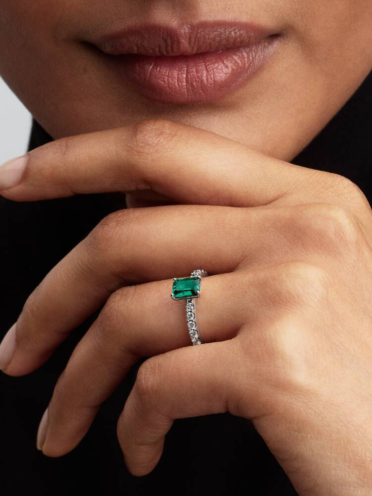 Anello Pandora con Pietra Centrale Taglio Baguette Verde e Zirconi in Argento Sterling 925 Misura 48