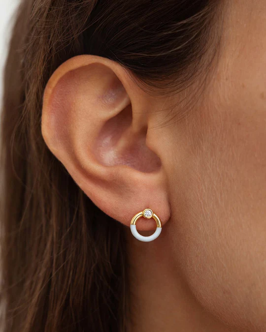 Orecchino Donna Amabile Glossy Dorato a Lobo Bicolore con Cerchio Vuoto 