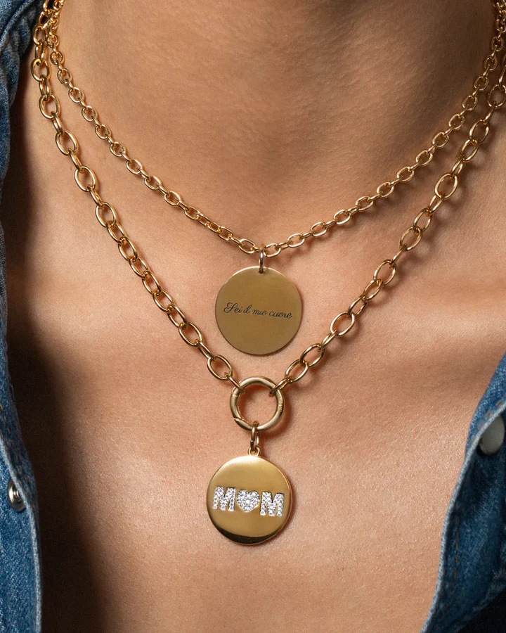 Charm Rue Des Mille Medaglia Mamma con Scritta in Zirconi 