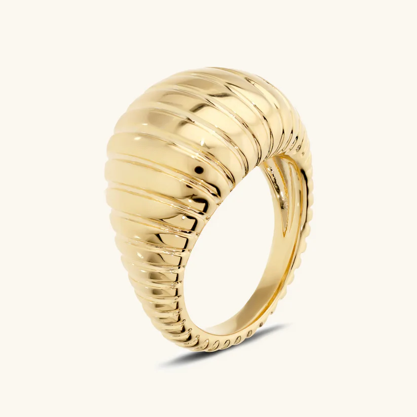 Anello Donna Etrusca Luce Mediterranea Dorato con Texture Rigata 